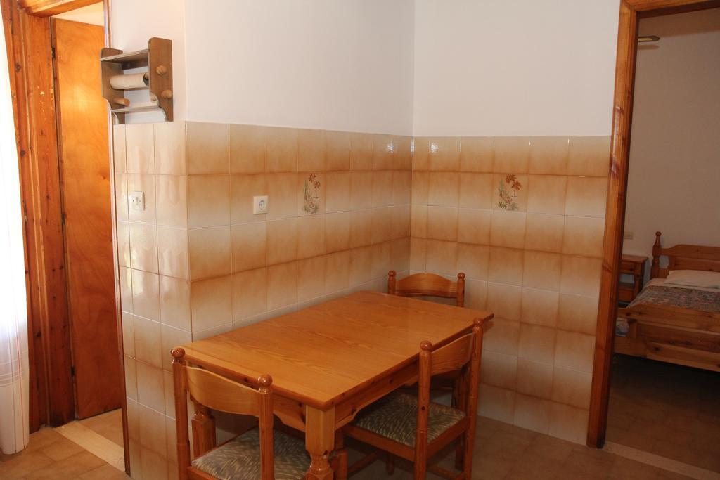 Circe Pansion Apartment Lixouri Exterior photo
