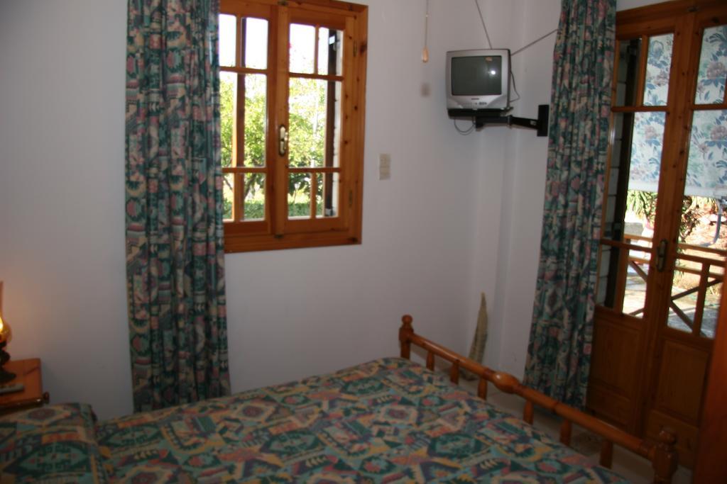 Circe Pansion Apartment Lixouri Exterior photo