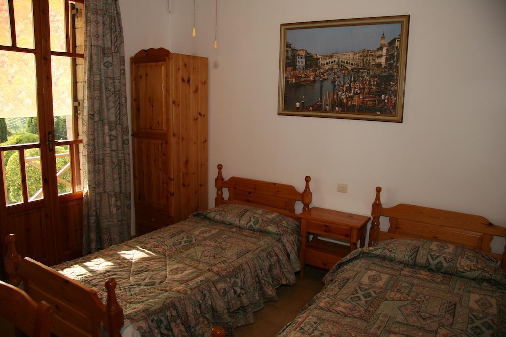 Circe Pansion Apartment Lixouri Exterior photo